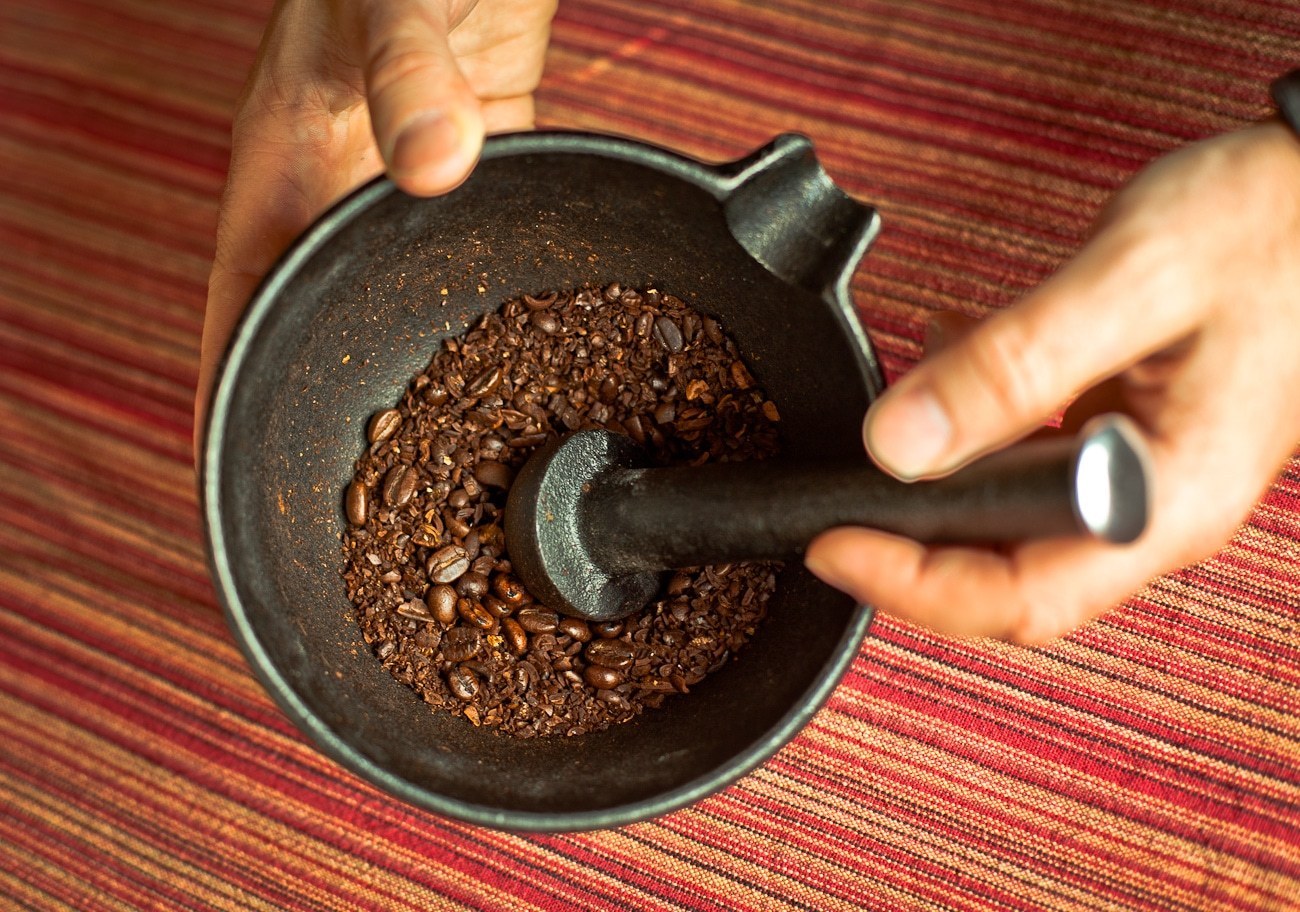 Ways of Grinding Coffee Beans to Make “The Perfect Cup” Coffee Dusk